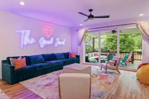 Near Carter‑Finley - Spacious Raleigh 4BR House - Image 4