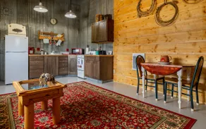 Buckshots Bunkhouse- Couples Retreat, on the way to Yellowstone - Image 4