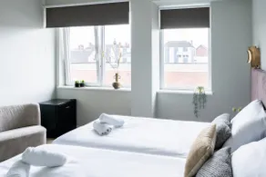 Relaxing Private Suite w Bathroom & Wi-Fi - Image 3