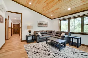 Private Hot Tub: Hatfield Vacation Rental! - Image 5