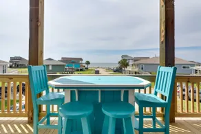 Steps to Coast! Beach Home w/ 2 Decks in Galveston - Image 3