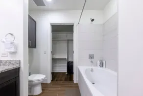 Downtown | Luxury 2BD Apt. | Pool | Gym | Great Vi - Image 4