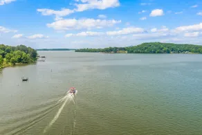 Reel Paradise-sleeps 10 w/covered dock on year rou - Image 3