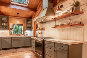 Tranquility Luxury Lodge w/ AC & Pool Access! - Image 3
