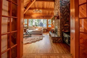 Tranquility Luxury Lodge w/ AC & Pool Access! - Image 5