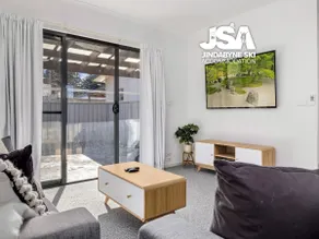 Berridale Bliss lovely light filled townhouse - Image 5
