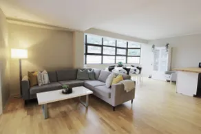 Beautiful apartment with 3 bedrooms - Image 4