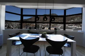 Beautiful apartment with 3 bedrooms - Image 3