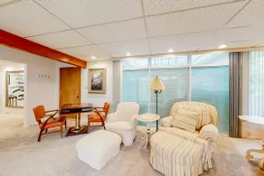 M Street Garden Suite | Downtown Flat | Sauna - Image 3