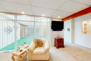 M Street Garden Suite | Downtown Flat | Sauna - Image 4