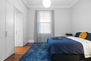 Luxury Stay 5 Mins From CBD - 3Bdrm, 2Bthrm - Image 4