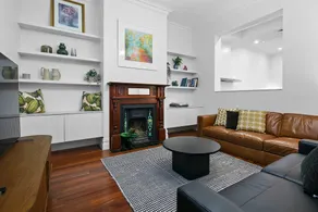 Luxury Stay 5 Mins From CBD - 3Bdrm, 2Bthrm - Image 2