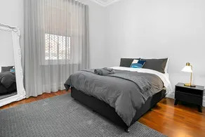 Luxury Stay 5 Mins From CBD - 3Bdrm, 2Bthrm - Image 3