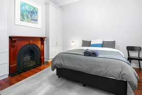 Luxury Stay 5 Mins From CBD - 3Bdrm, 2Bthrm - Image 5