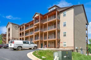 New Lakeside Haven - Picturesque - Image 5