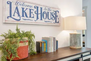 New Lakeside Haven - Picturesque - Image 4