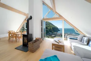 Coastal Penthouse | 3 Bed | Stunning Sea Views - Image 2