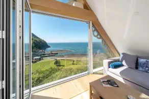 Coastal Penthouse | 3 Bed | Stunning Sea Views - Image 3