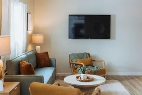 Lamont 1 2bed Pet-Friendly Apt - Image 3