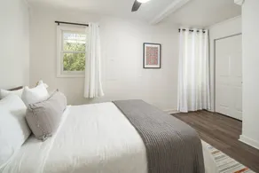 SPRING SALE | The Cottage- Walk2 Main St - Pkg - Image 4