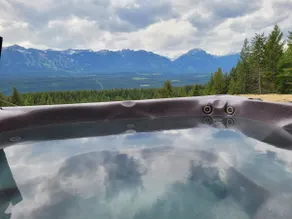 Stay Golden - Valhalla House, amazing hot tub view - Image 4