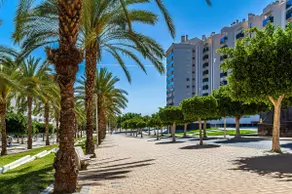 Voll ausgestattete charmante Wohnung mit Garten, Pool und Terrasse | Gartenblick | Nah am Strand | Ideal für Homeoffice - Image 2