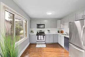 3BR w/ Large Yard + Near Mall | LCP Collection - Image 3