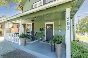 The Flat on 5th-walk to dt! - Image 4