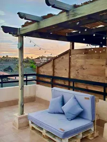 Merveilleux appartement entièrement équipé avec terrasse et jardin | Vue montagne - Image 3