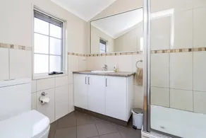 Penfold Cottage CBD Launceston Invermay - Image 4