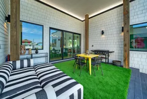 Modernes Design, 3 Min. zum Strand | Bootsparkplatz | The Beach Box von AvantStay - Image 2