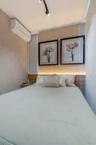 Spacious studio in Partridges with free parking. - Image 2