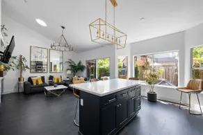 Botany House Designer Home with Hot Tub - Image 3