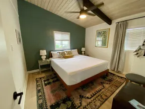 Coral Point - Updated Cozy 4 bedroom w/ Salt Water - Image 5