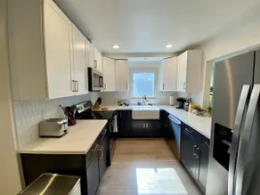 Two bed Apt in Arlington l King Bed | Free parking - Image 2