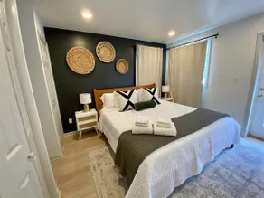 Two bed Apt in Arlington l King Bed | Free parking - Image 3