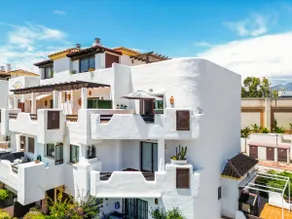 2 bedroom apt close to the sea - Image 3
