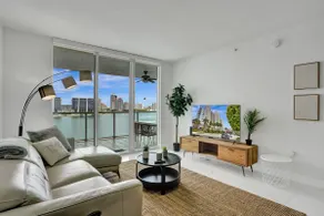 marina bay sunny isles 1005 - Image 4