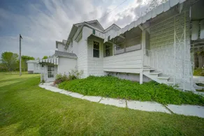 Historical Magnesia Springs Home, Near Kayaking! - Image 3