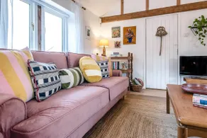 The Stables, Ivy Lodge Barn, Hoo - Image 4