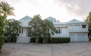 Turtle Nest Estate in Islamorada - Image 2