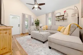 2BR 1BA Remodeled House in Gray Community - Image 4