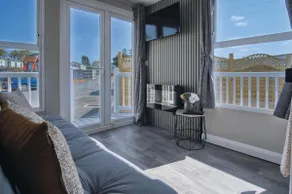 The Studio - 1 Bedroom Cabin - Amroth - Image 4