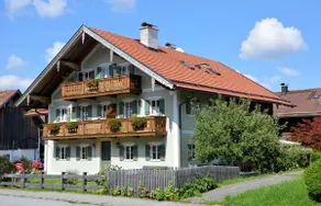 Ferienwohnung klein (42 QM) mit Schlafzimmer, Flur mit Garderobe, Wohnküche, TV, Dusche/WC, Balkon - Image 2