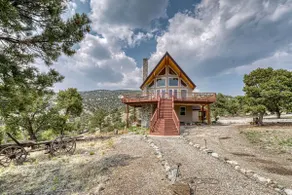 Mountain Views• Private Hot Tub•Large Deck - Image 3
