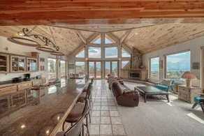 Mountain Views• Private Hot Tub•Large Deck - Image 5