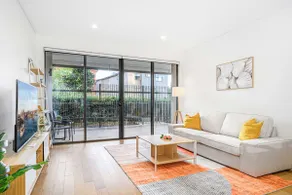 Modern Urban Retreat Stylish Apt in Ryde's Heart - Image 2