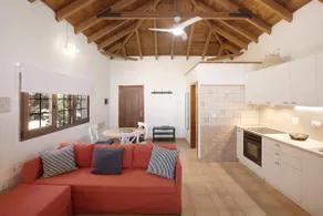 Ferienhaus „Las Tres Palmeras“ mit Bergblick, Gemeinschaftspool und WLAN - Image 4