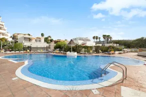 Appartement avec terrasse, piscine chauffée et internet haut débit | Vue mer - Image 3