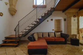'Holiday Home Il Giglio' close to City Centre with Terraces & Wi-Fi - Image 3